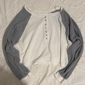 American Eagle Outfitters White and Gray Long Sleeve Tee